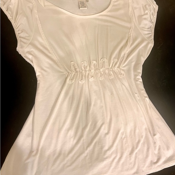 Max Studio White Darted Tee, Size XL, Excellent Condition! - Picture 1 of 4